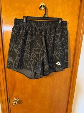 adidas Black and Gray Animal Print Running Shorts Size XL